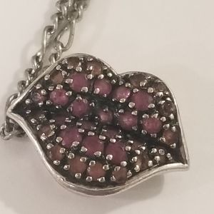 Lips pendant and chain